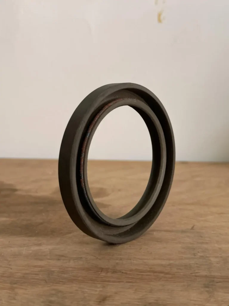 Skeleton oil seal