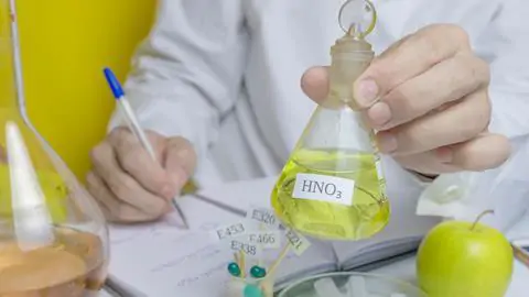 Nitric Acid (HNO₃)